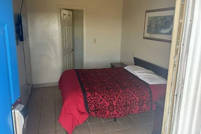 Queen Bed Non-Smoking