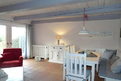 Ferienhaus in Borgsum mit Schwimmbecken