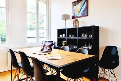 Parcheggio con vista sulla baia della Senna P...