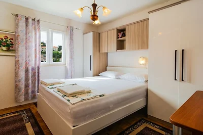 Elegant Sutivan Apartments with Balcony - Two...