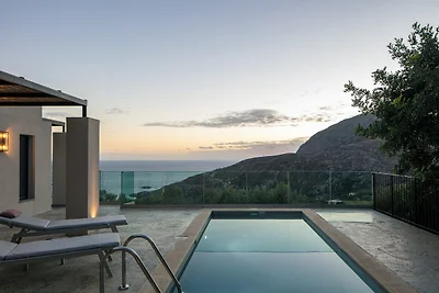 Ferienhaus auf Kreta mit Pool nahe Souda...