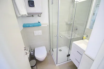 Apartments Kula - One-Bedroom Apartment with ...