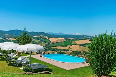 Appartamento con piscina, giardino, BBQ e...