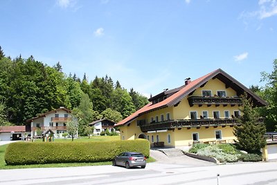 Malerische Wohnung mit Außenpool