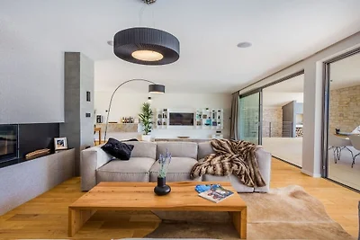 Villa in Nedešćina mit Schwimmbecken