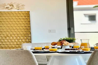 Spazioso appartamento in villa con vista mare