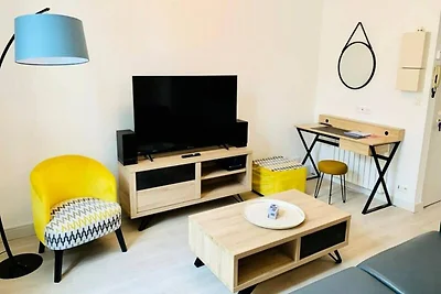 Le Grand Cloutiers, Stadscentrum, LR135