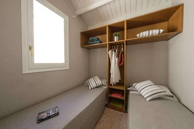 Tropischer Bungalow mit Terrasse
