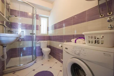 Guest House Gugily- Twin Room with Shared Bat...