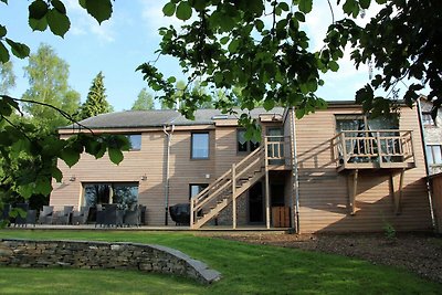 Huis in de buurt van Manhay met bubbelbad