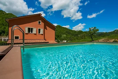 Ferienhaus in Borgo Pace mit Pool