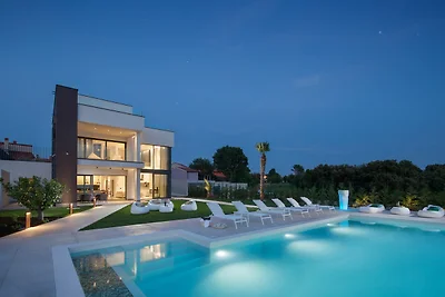 Villa in Pula mit Pool und Sauna