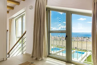 Villa in Nikiti mit Schwimmbecken
