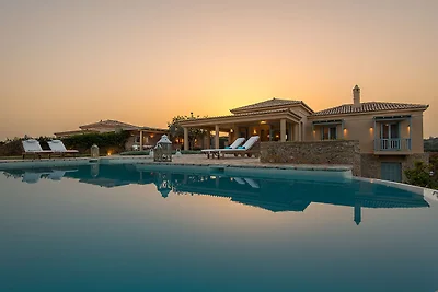 Luxuriöse Villa mit Pool auf der Insel...