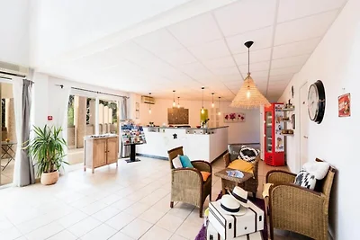 Residenzgarten und Stadt Les Bastides