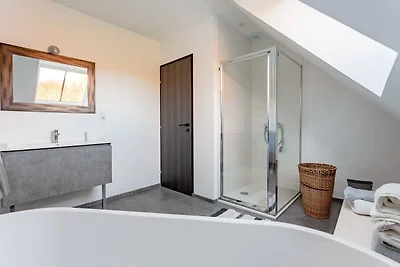 Traditionelles Ferienhaus mit Garten in...