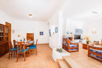 Villa Menorca met balkon voor 6 personen