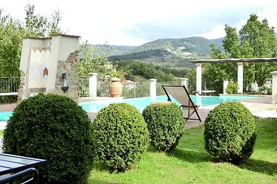 Ferienhaus in Montecarelli mit Pool