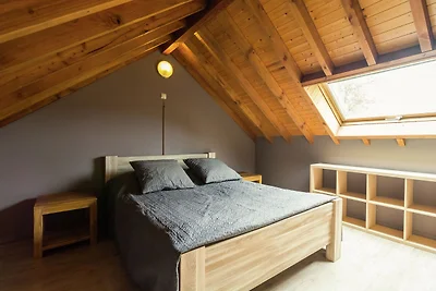 Sonniges Cottage am Waldrand in Awenne