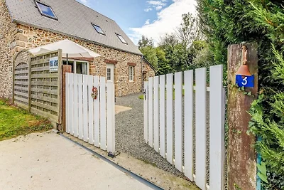 Ferienhaus mit Garten in Brainville