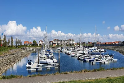 Haus am See in Zeeland