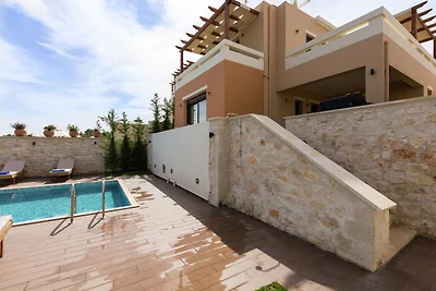 Villa in Arkadi mit Panoramapool