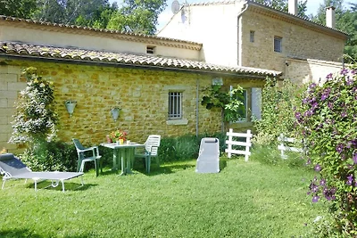 Apartment in Caderousse with Pool