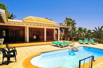 Ferienhaus in Caleta de Fuste mit Whirlpool