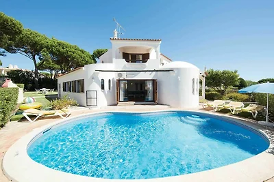 Modernes Ferienhaus in Quarteira mit...