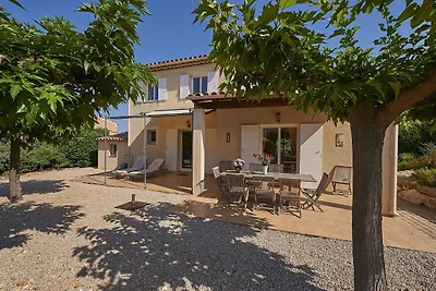 Villa con lavastoviglie, in un ambiente verde