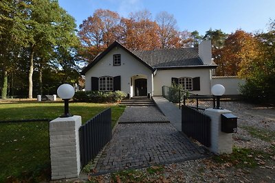 Geräumige Villa in Arcen mit Sprudelbad
