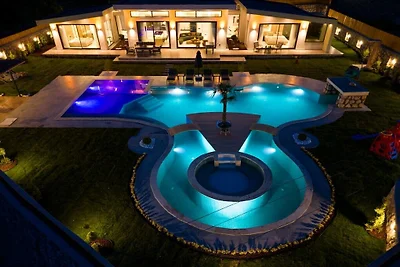 Villa in Kalkan mit Schwimmbecken