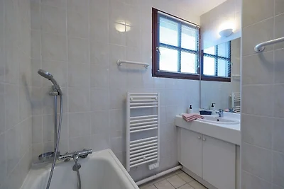 Villa in una riserva naturale con castello