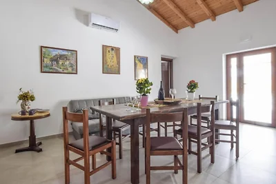 Elegante Villa mit Pool am Fuße des Ätna