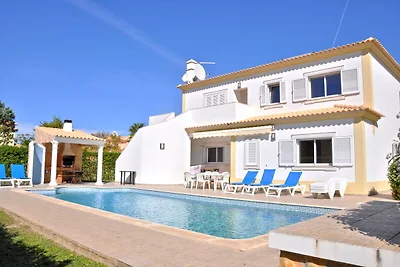 Hübsche Villa in Vilamoura mit eigenem Pool