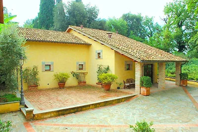 Belvilla van OYO Montecorneo Monolocale