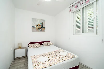 Apartment & Rooms Alan - Double Room with Sha...