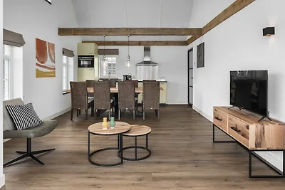 Villa in paglia con sauna nel parco vacanze