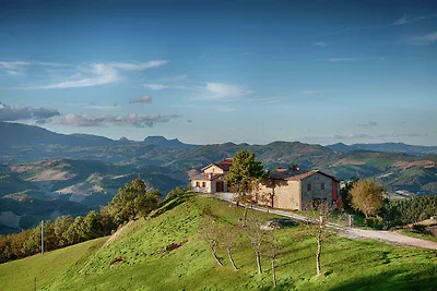 Bellissima villa con piscina a Sant"angelo