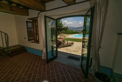 Schönes Herrenhaus in Poppi mit Pool