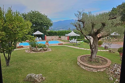 Geräumiges Ferienhaus in Cagli mit Pool
