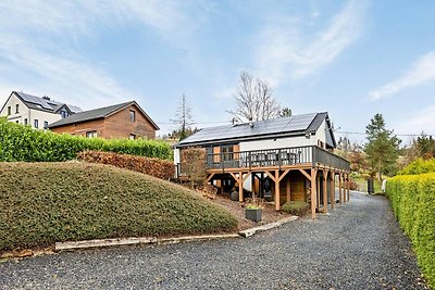 Comfortabel chalet in Manhay met sauna