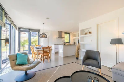 Luxuriöses Ferienhaus für 6 Personen am Waldr...