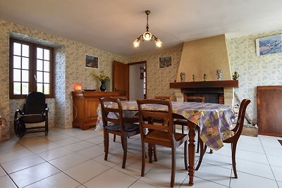 Cosy Holiday Home in Loubejac Aquitaine with ...