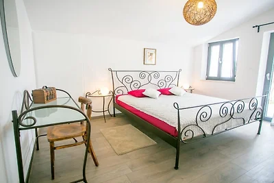 Villa in Tinjan mit Barbecue und Wifi