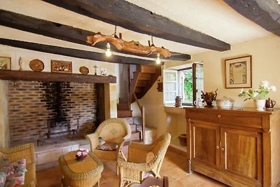 Idyllisches Cottage mit Terrasse in Roziers