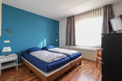 Suite mit Seeblick und Whirlpool in Makkum