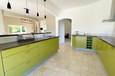 Schöne moderne Villa mit Pool in Mougins