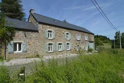 Luxuriöser Bauernhof in Waldnähe in Anhée