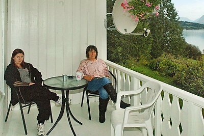 4 Personen Ferienhaus in Høyheimsvik